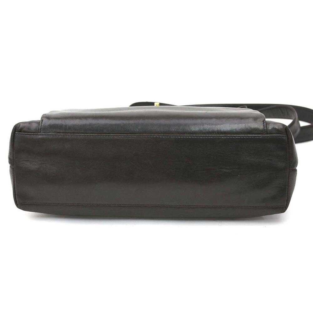 CHANEL Black Leather Shoulder Bag - Picture 4 of 15